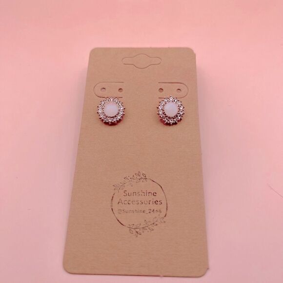 5 for $25 WHITE RHINESTONE TINY STUDS - Picture 1 of 4